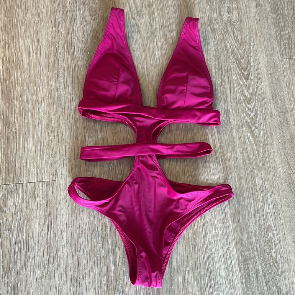 Bathing Suit - Picture 5 of 7